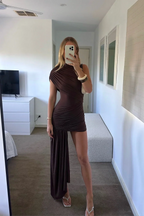 Jenna | Damklänning med hög hals, veckad, draperad, mini cocktailklänning
