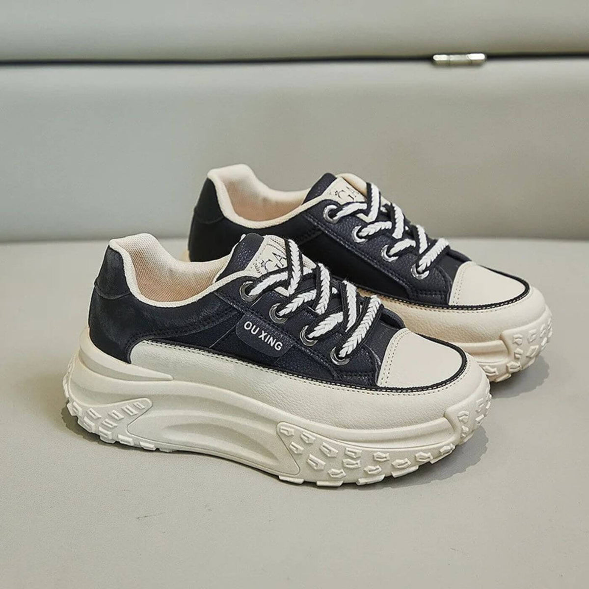 Luvora™ | Tjocksulade Ortopediska Sneakers