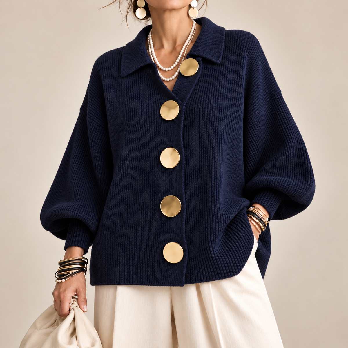 Astrid | Oversize kofta med guldknappar